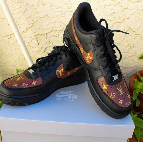 Custom Shoe - Picture 1 of 2